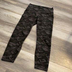 Fabletics capris